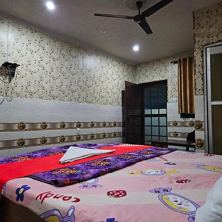 Hotel Chitrarth & Party Lawn Haldwāni 部屋 写真