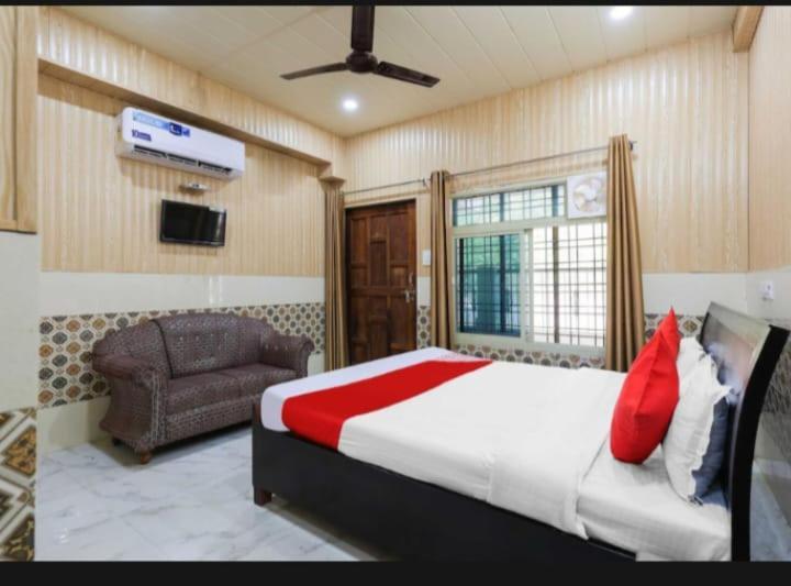 Hotel Chitrarth & Party Lawn Haldwāni エクステリア 写真